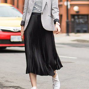 Aritzia Babaton Jude Skirt